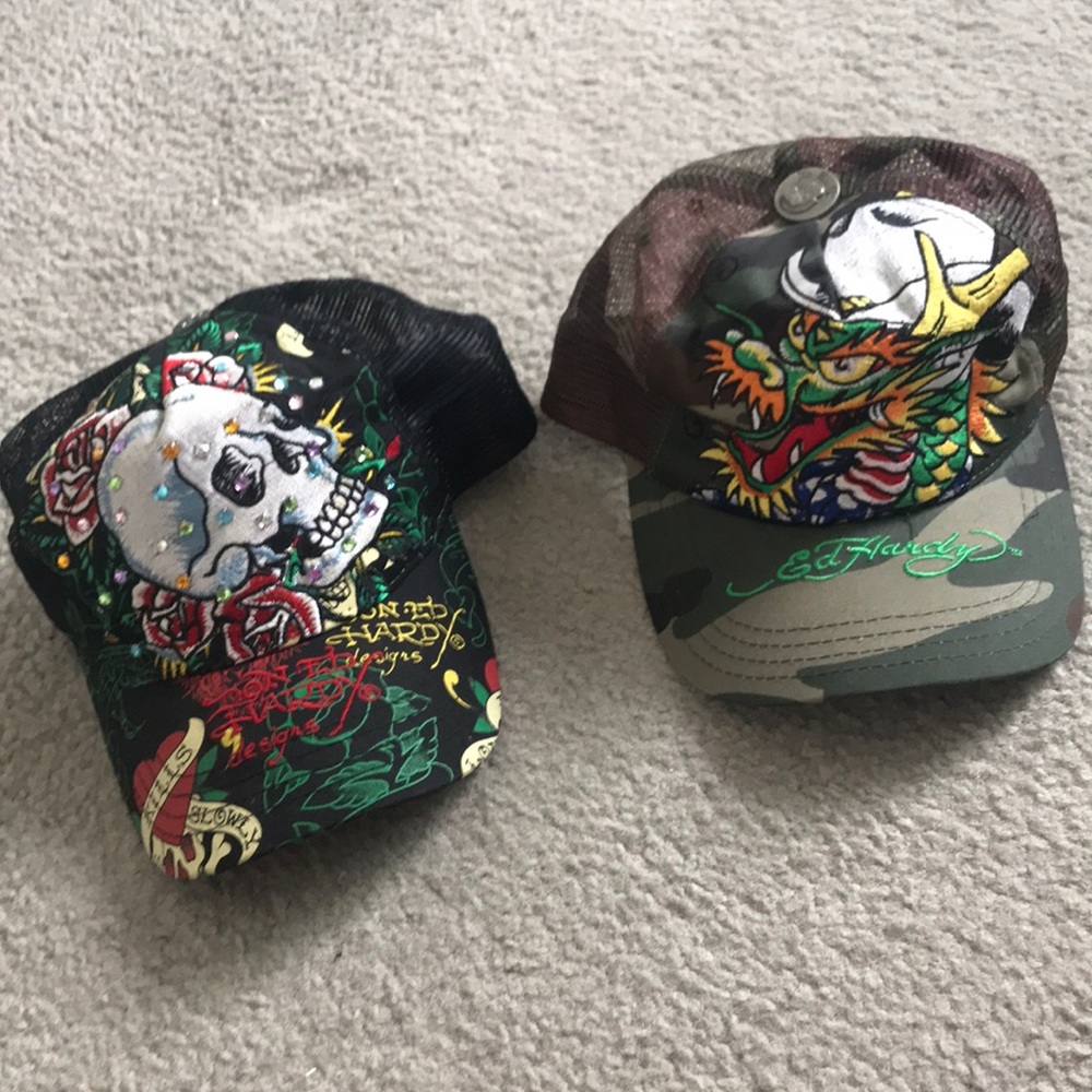 2 hats